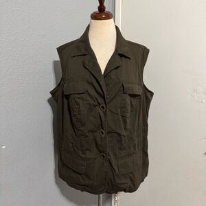 CJ Banks Women Green Sleeveless Button Down Sleeveless Shirt Front Pocket 1X‎